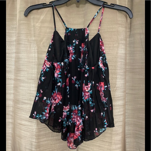 Charlotte Russe Flowy Tank Small - Picture 4 of 4